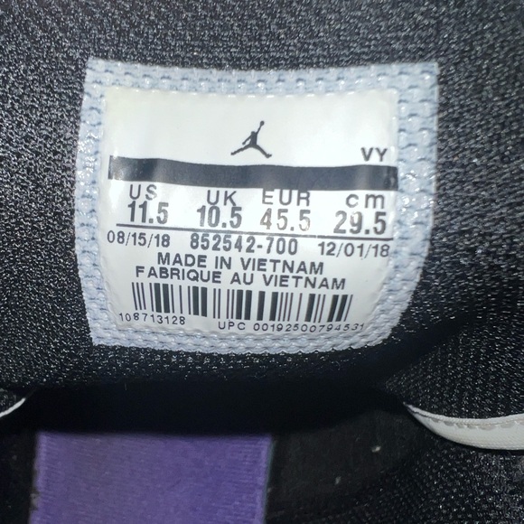 Laker color Jordan 1 Mids. Size 11.5 - Picture 6 of 6